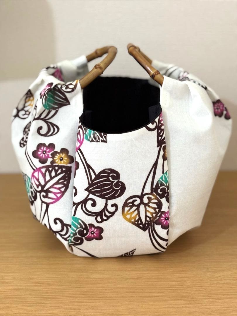 和装バック着物バック琉球紅型・琉球柄・葵の柄（白）入学卒業結婚七五三振袖お宮参り