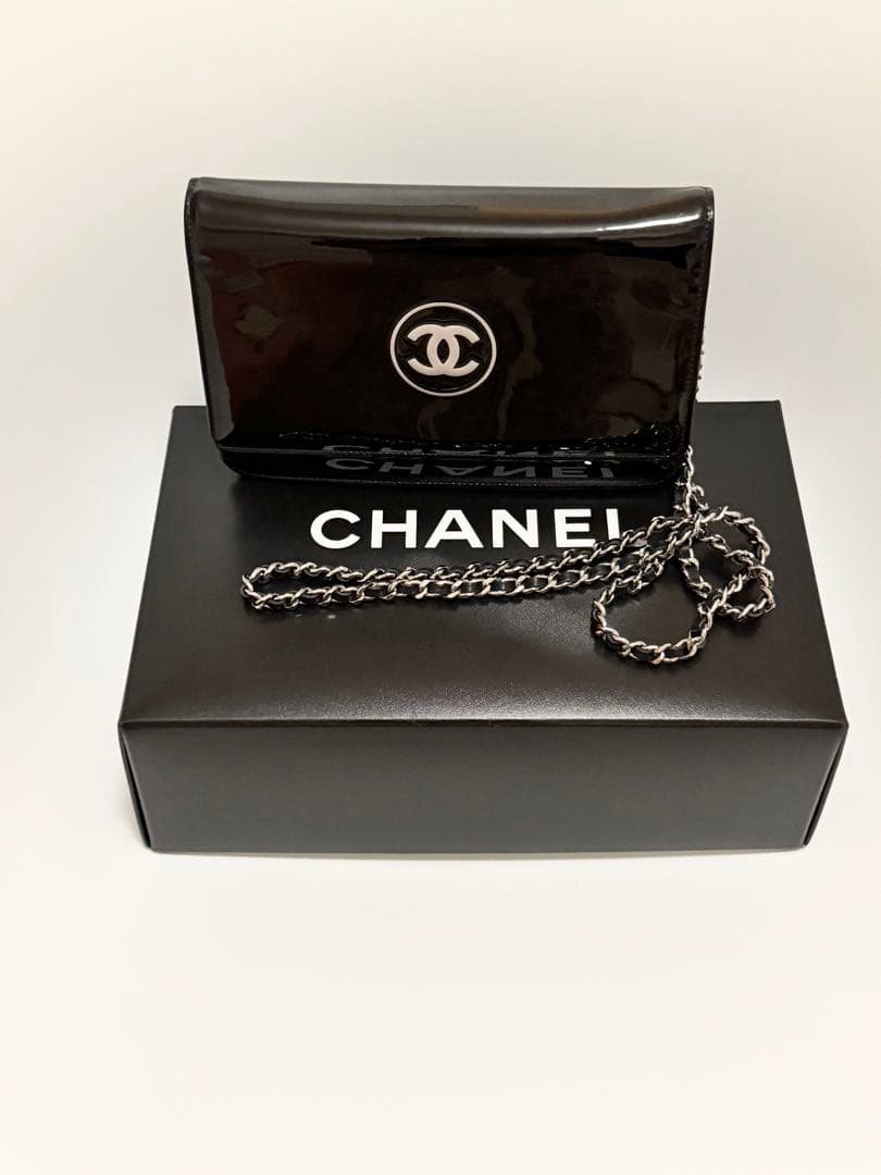 美品 CHANEL シャネル　パテント　エナメル　チェーンウォレット バッグ