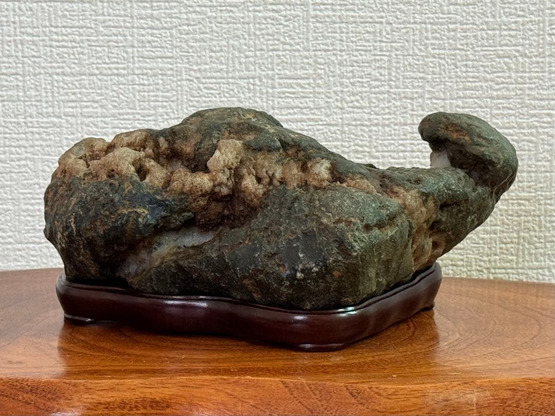 水石 鑑賞石 自然石 神居古潭石 五色石 黒石 緑石 黄金古潭石 原石 天然石