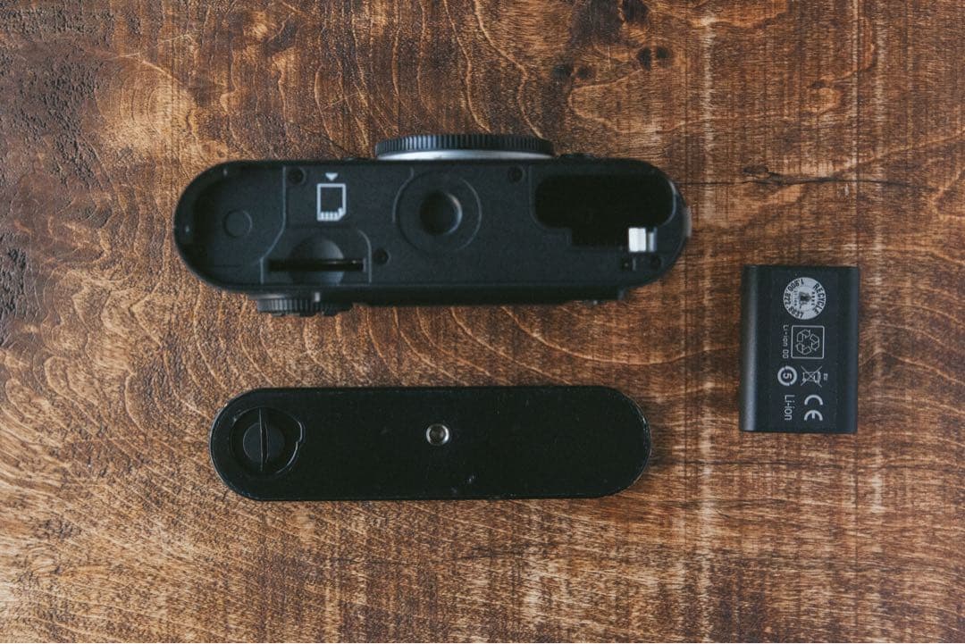 K*K様 Leica M9 銀座店OH済み（20.5万円） ブラック CCDセン