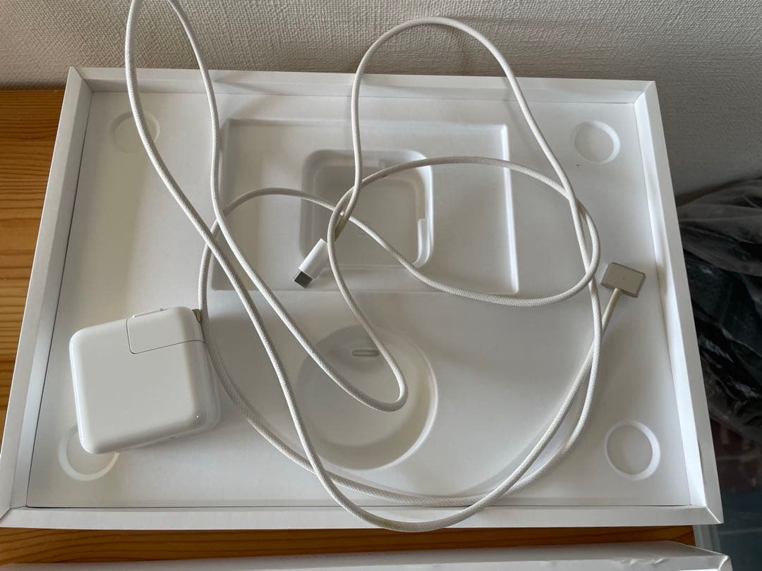 【美品】Macbook Air M2 2022 13インチ8GB 256GB