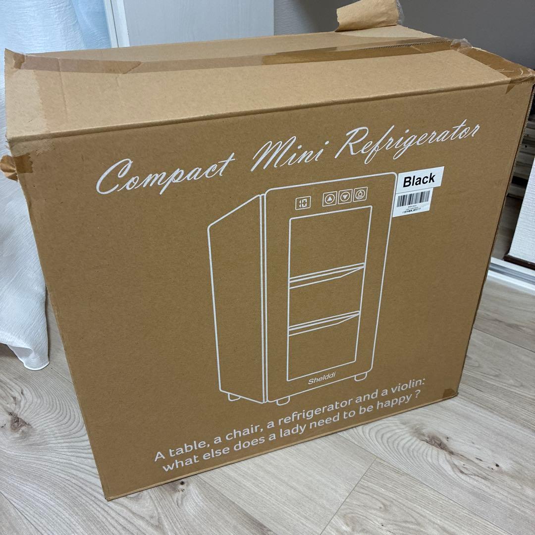 Shelddi ブラック 家庭用小型冷蔵庫 ガラスドア 3段　23L