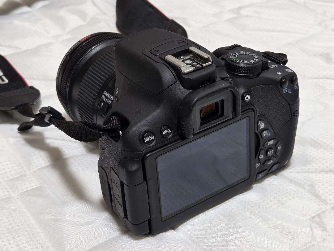 Canon EOS KISS X7i　デジタル一眼レフ　付属品有