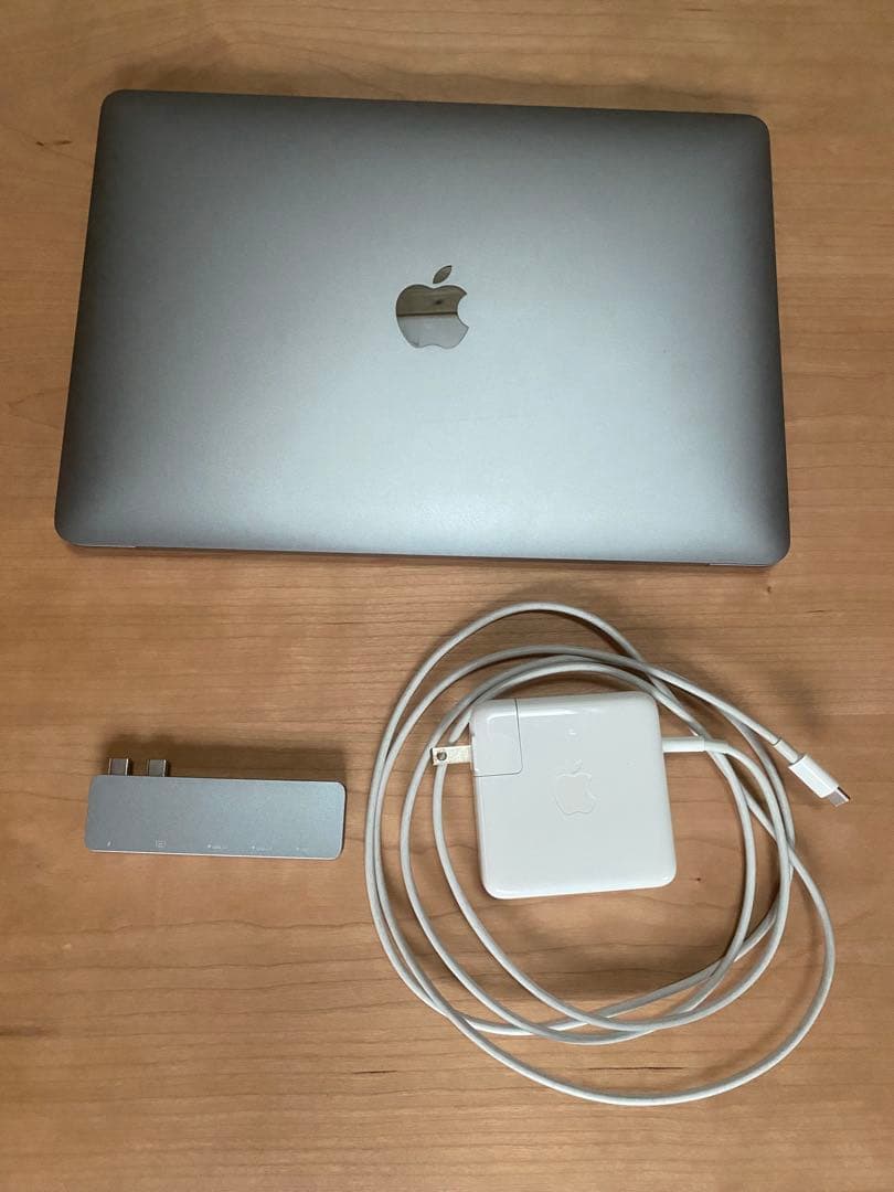MacBook Pro 2020 i7 16GB 512GB USBハブ付き
