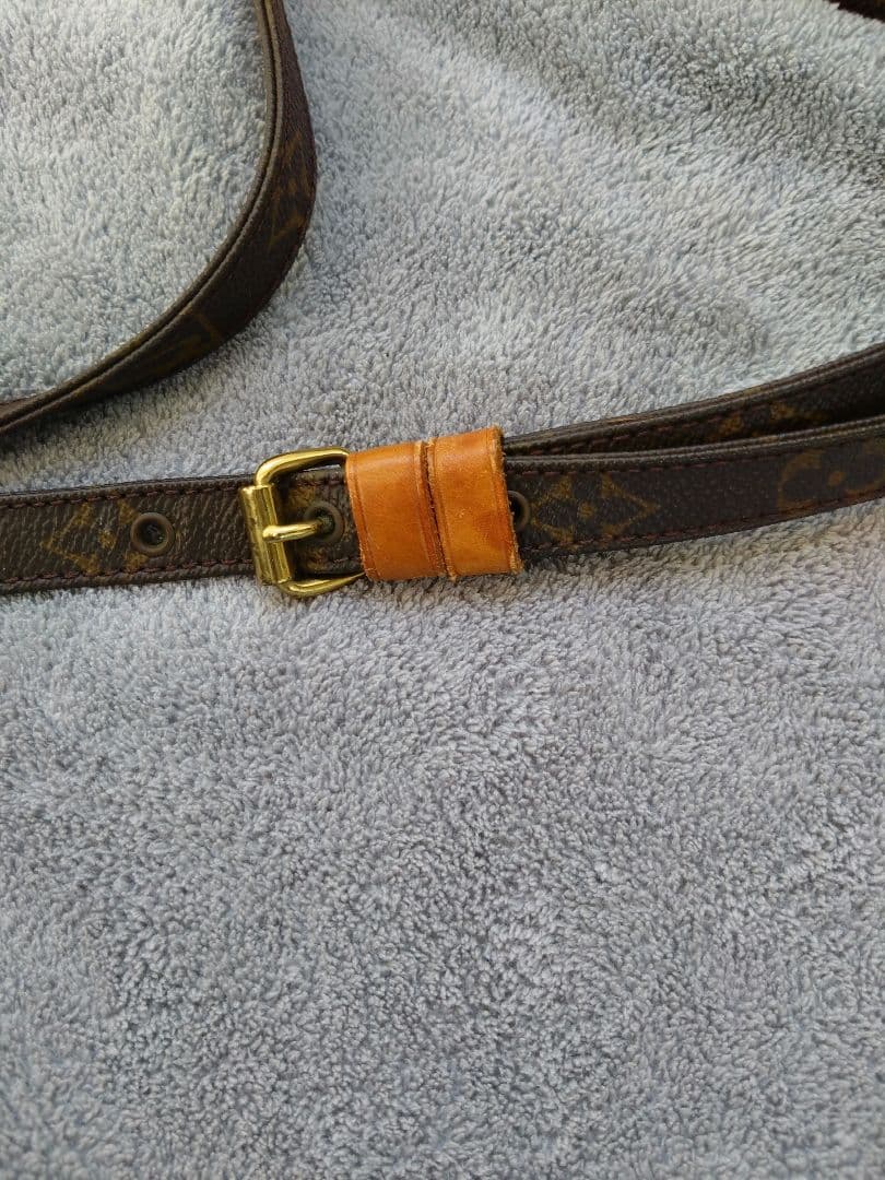 LOUIS VUITTON アマゾン　モノグラム ショルダーバッグ