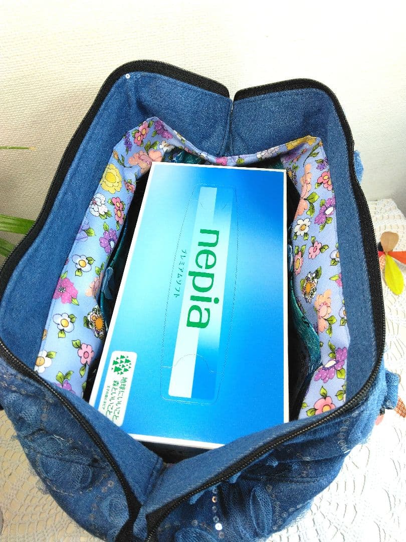 専用　最終お値下げ＊刺繍付ワイヤー口バッグ＊ロラライハリス