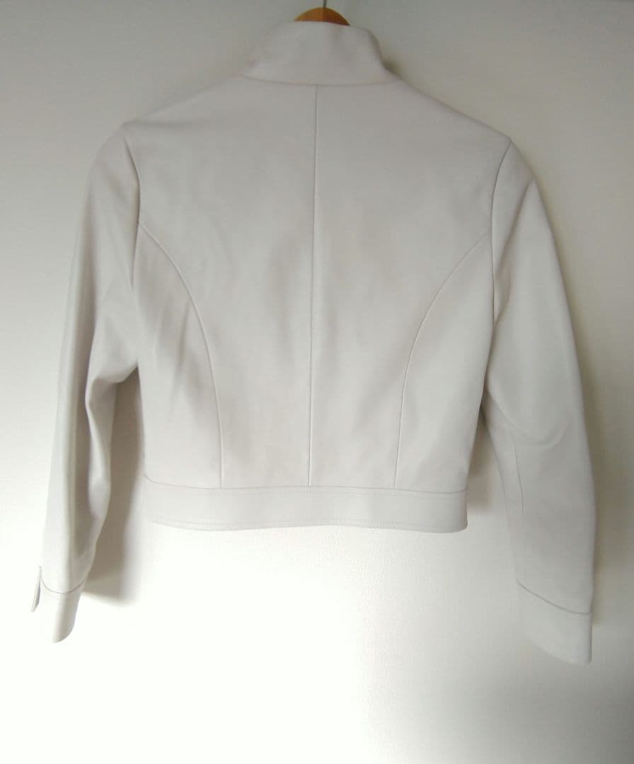 ☆*☆様 ルイヴィトン ホワイト レザージャケット スタッズ付き 36 S位