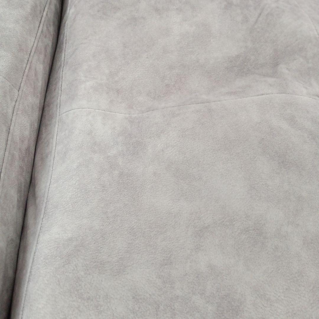 グレーのファブリックコーナーソファ