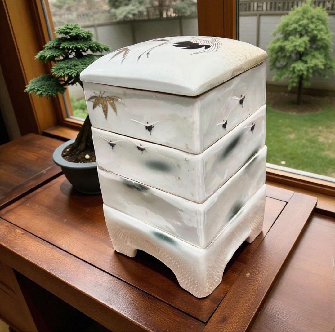 時代物 金彩 有田焼《鶴と富士に大黒様》四段陶器重箱 縁起物 お節料理 お花見