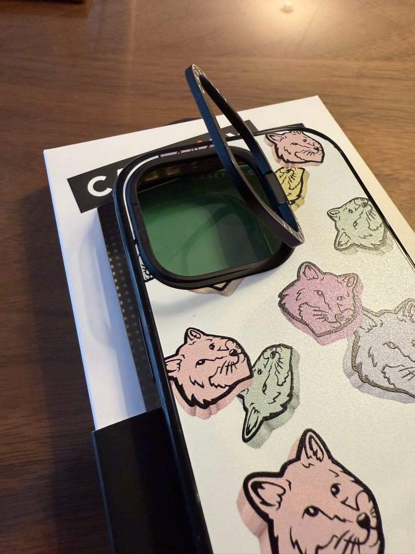 ぷっちょ【美品】MAISON KITSUNE iPhone16Pro