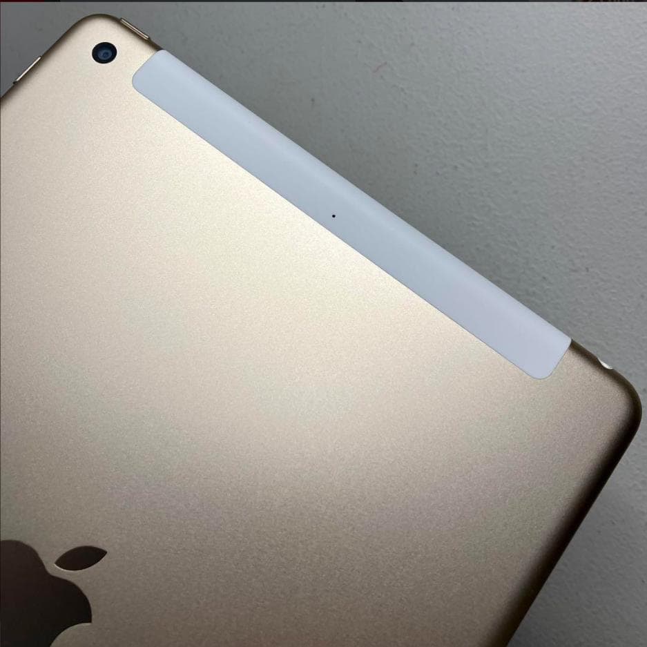 美品　SIMフリー/iPad 5/第五世代/セルラー/32GB