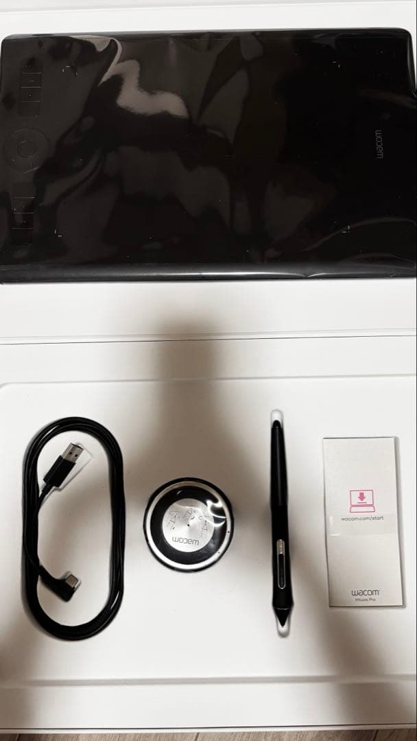 【依頼主】Wacom Intuos Pro Mサイズ