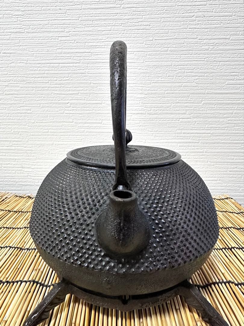 南部釜師造　南部鉄瓶一級合格証付　１５型アラレ　南部鉄瓶　南部鉄器　鉄瓶