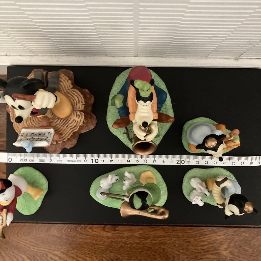 ディズニー　陶器置物　フィギュアリンワールド　オーケストラ　音楽隊
