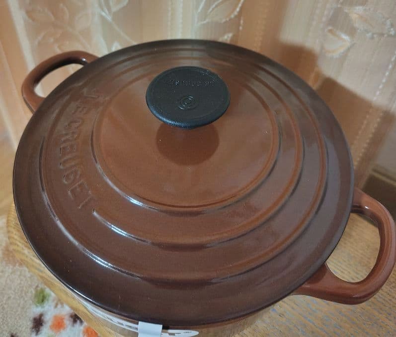 LE CREUSET ル・クルーゼ　両手鍋 ブラウン　18センチ