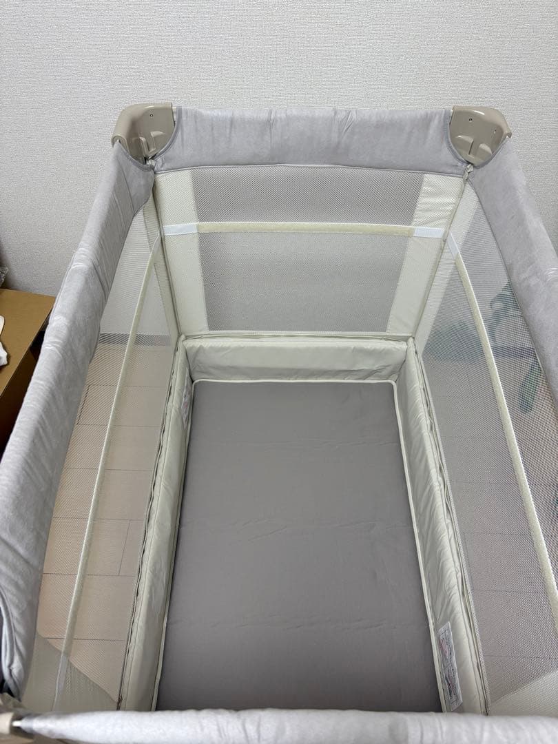 Aprica)アップリカベビーベッド ココネルエアープラス ホワイトベージュ