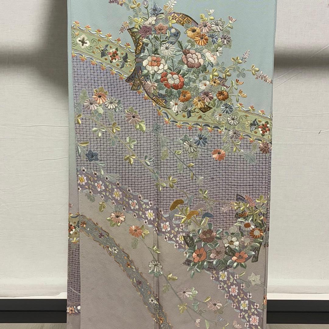 D193 訪問着　汕頭・蘇州刺繍　総刺繍　花模様　正絹　着物　袷