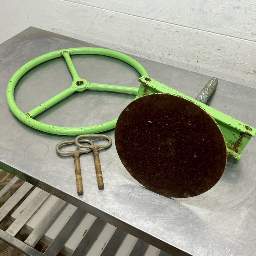 業務用 餃子絞り機 野菜絞り機 丸ハンドル 鉄製