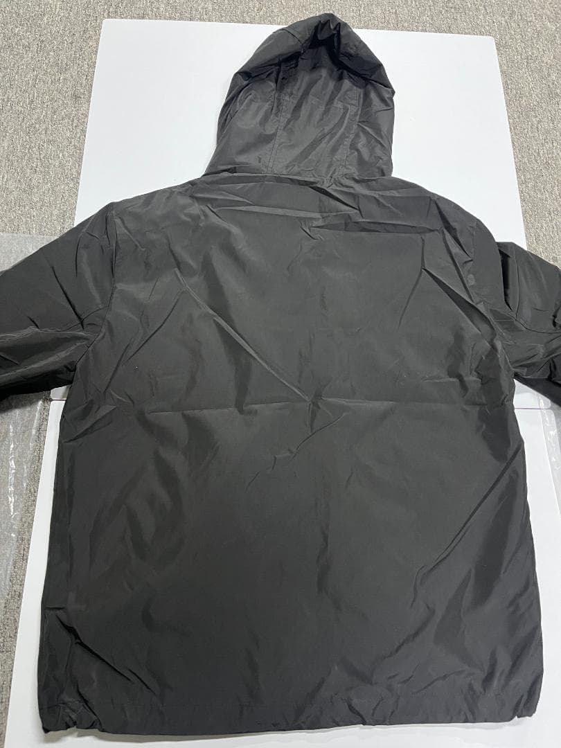 Prada ブラック ナイロンジャケット フード付き