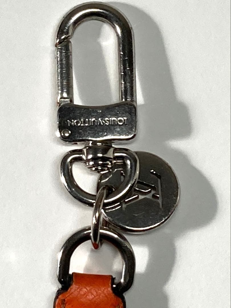 ルイヴィトン　タイガラマ　クレ　スリム　ドラゴンヌ　キーホルダー　チャーム