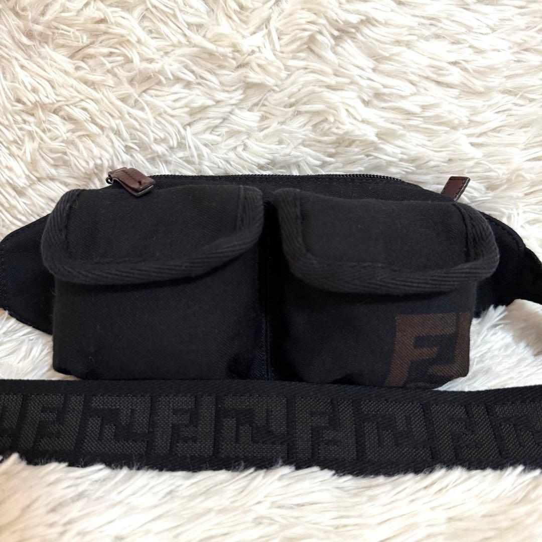 FENDI✨希少　ボディバッグ 黒　ウエストバッグ　ズッカ　マジックテープ　ミニ