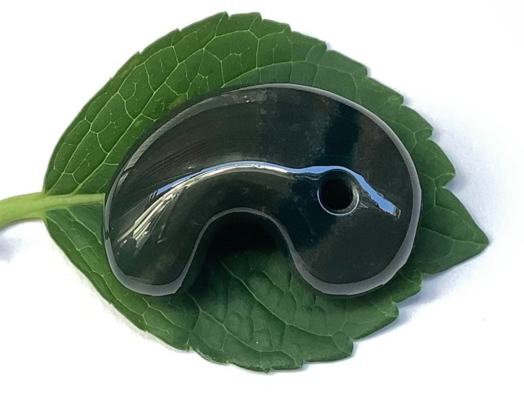 ✳抜群肌紋様‼️最低150.000円以上の品‼️花仙山瑪瑙　出雲勾玉　鑑別書取得品‼️