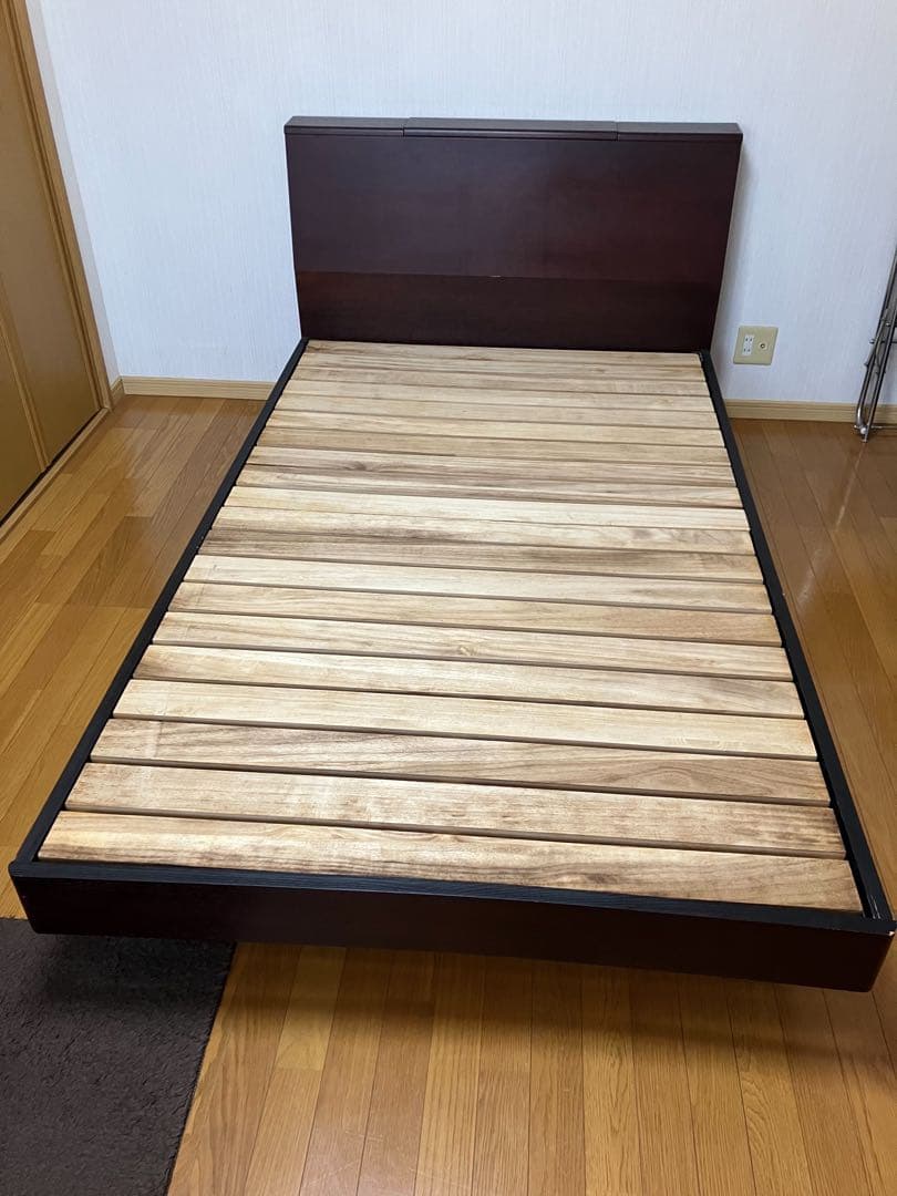 ダークブラウン セミダブルベッドフレーム