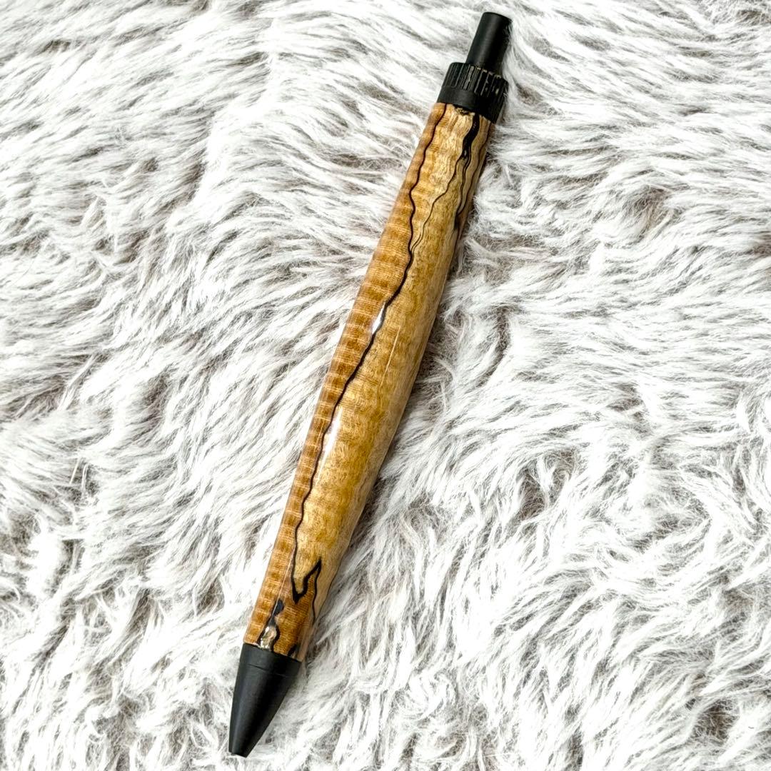 木軸ペン　ラッカー仕上げ　楽器　ギター　スポルテッド　栃　縮杢