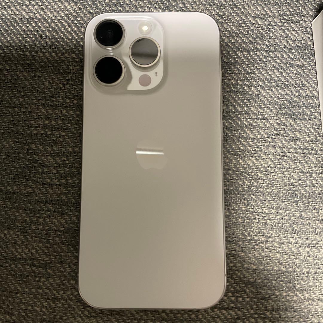 Apple iPhone 16Pro ホワイトチタニウム　256GB