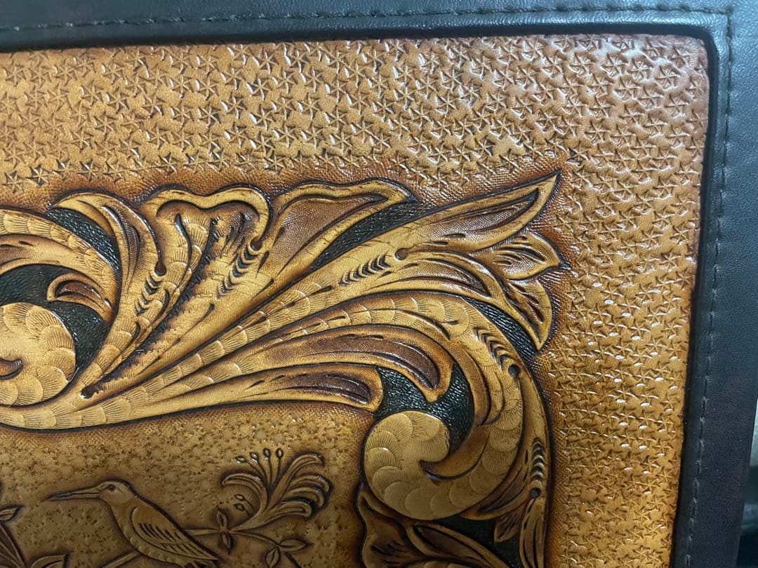 レザーカーヴィング アタッシュケース 希少 60万以上 手彫り 神の鞄