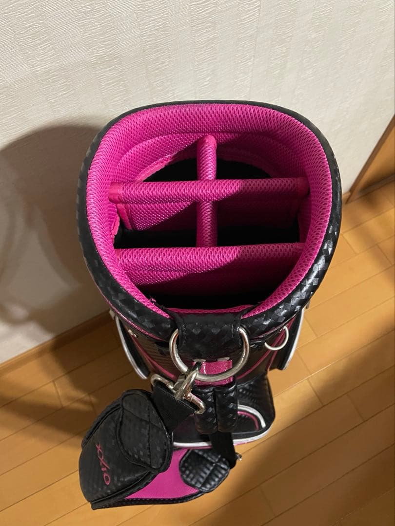 ほぼ未使用XXIO ゴルフバッグ・キャディバッグレディース 黒ピンク