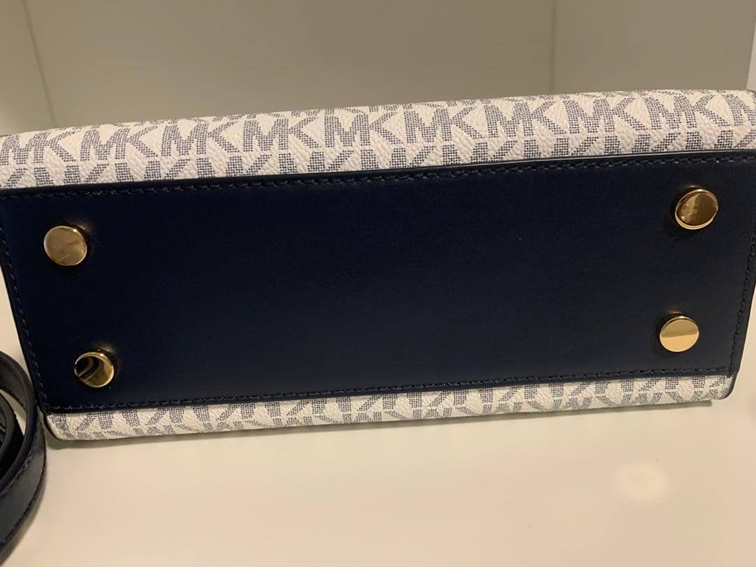 マイケルコース カルメン フラップ