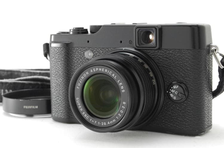 本日18時出品取り下げ予定 富士フイルム FUJIFILM X10 ブラック