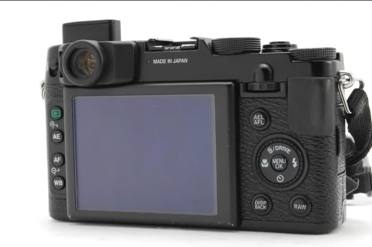 本日18時出品取り下げ予定 富士フイルム FUJIFILM X10 ブラック