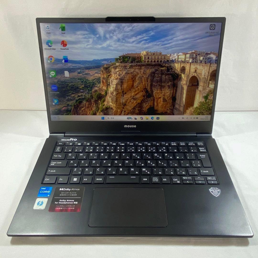 ★2022年製★ 超軽量モデル SSD512GB dynabook F20