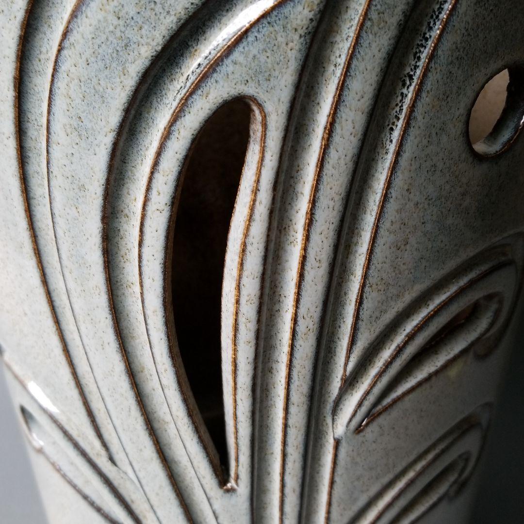 信楽焼傘立て  木透かし 高さ４５cm