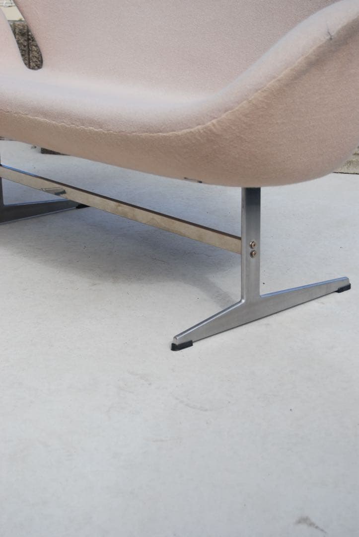 スワンチェア　2人掛け　ホワイト