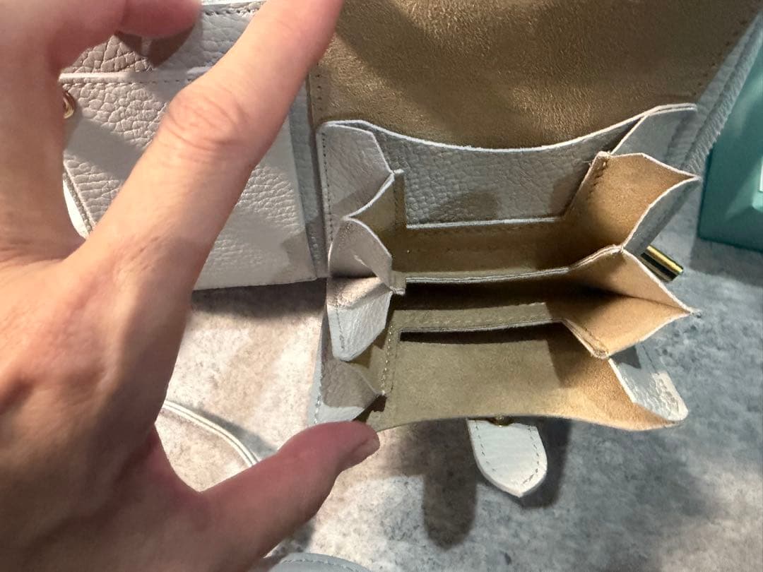 HerScheduleグレー レザー スマホショルダーバッグ