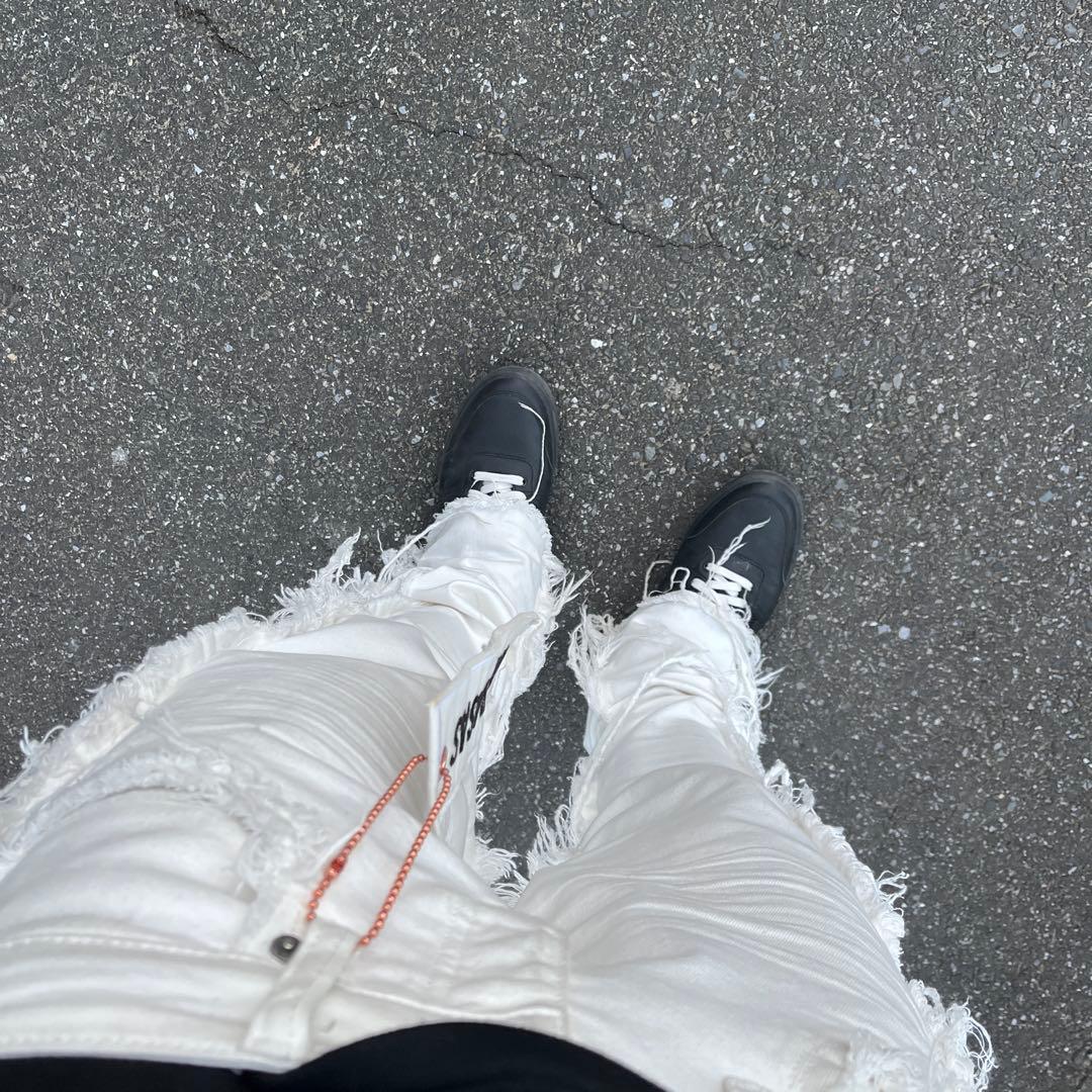 バラバサスダメージホワイトフレアデニム29