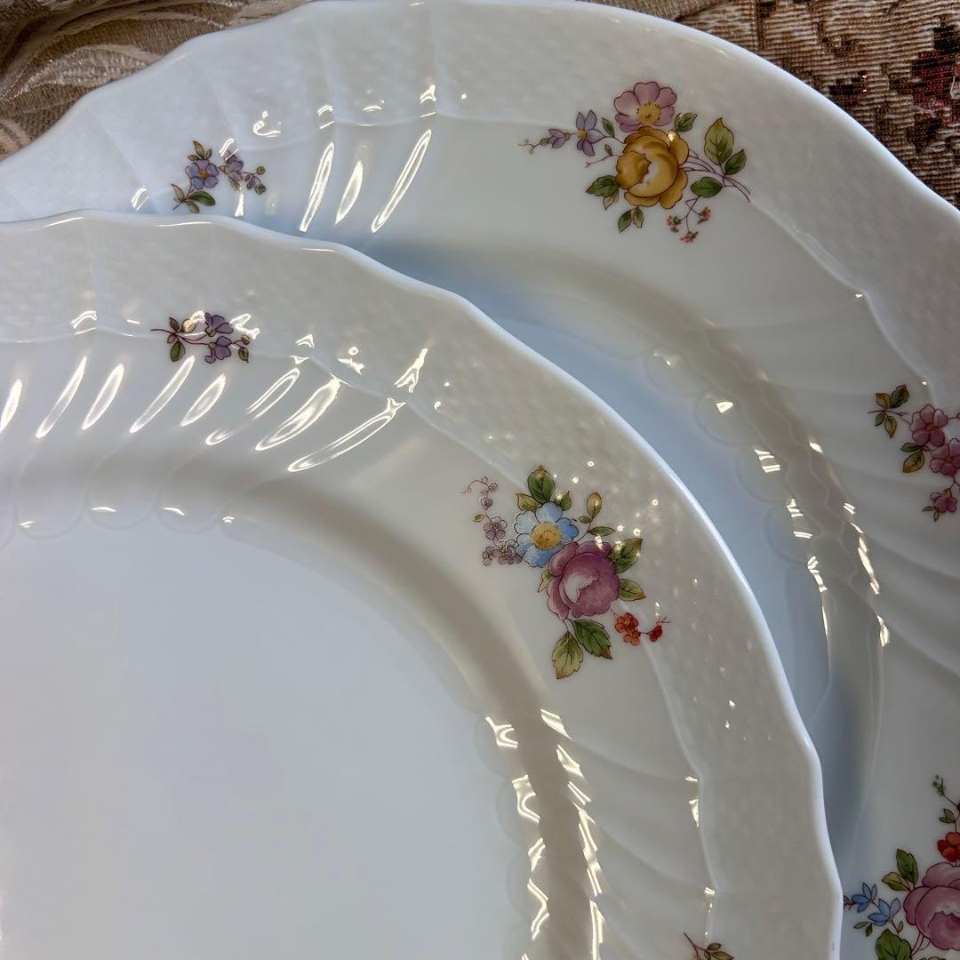 希少品 イタリア製RichardGinori 白磁に咲くお花 ディナー大皿2枚