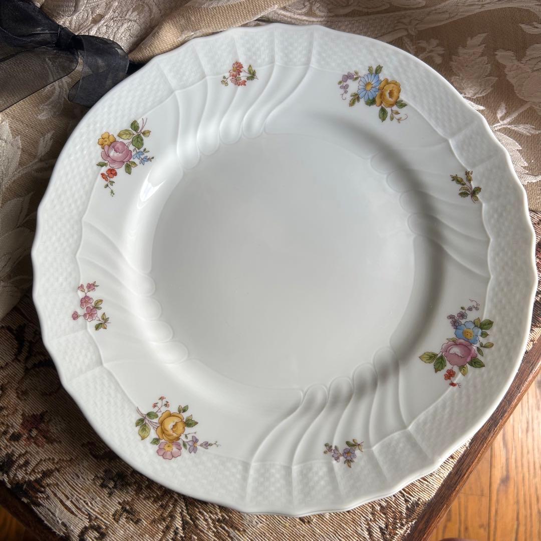 希少品 イタリア製RichardGinori 白磁に咲くお花 ディナー大皿2枚
