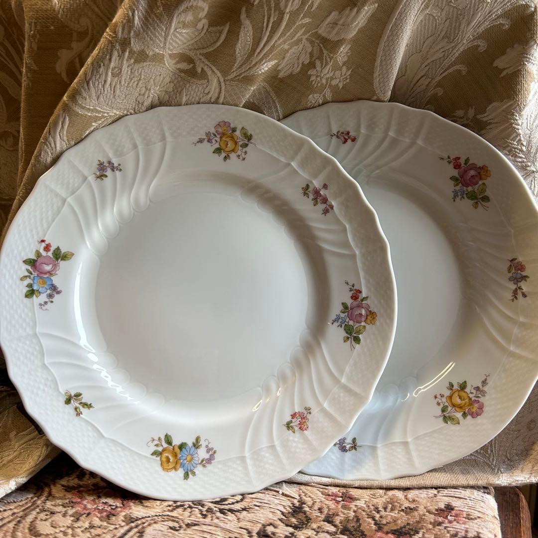 希少品 イタリア製RichardGinori 白磁に咲くお花 ディナー大皿2枚
