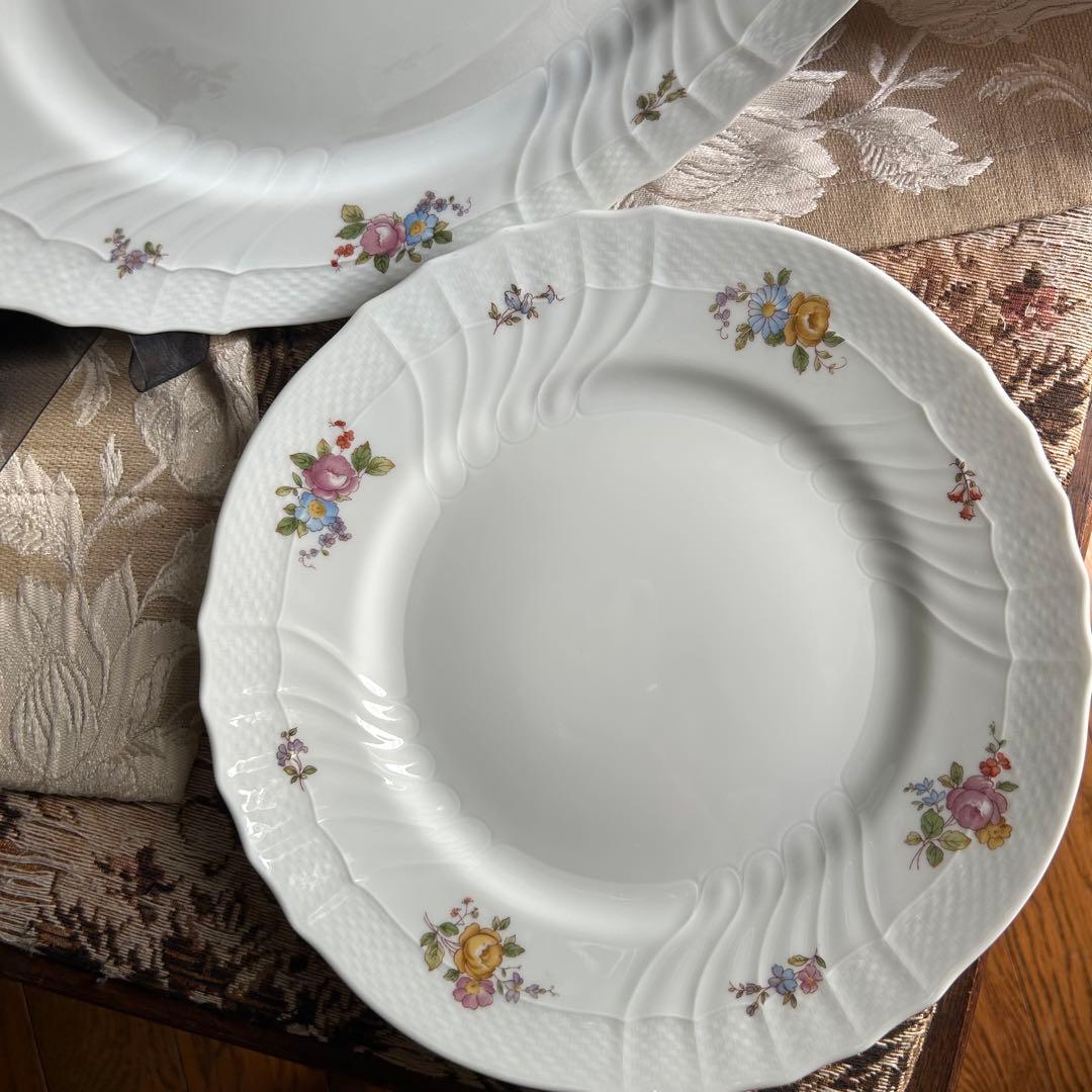 希少品 イタリア製RichardGinori 白磁に咲くお花 ディナー大皿2枚