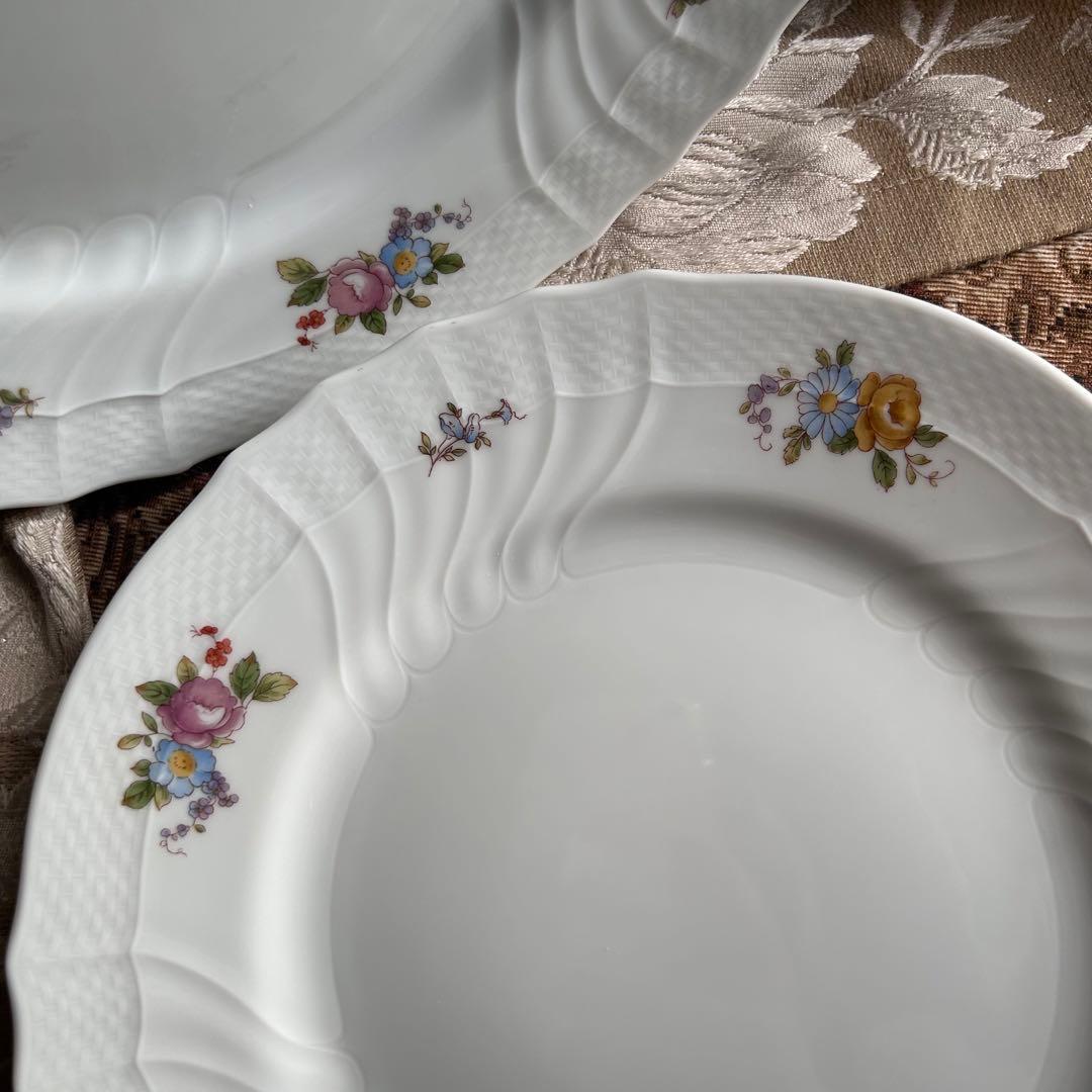 希少品 イタリア製RichardGinori 白磁に咲くお花 ディナー大皿2枚