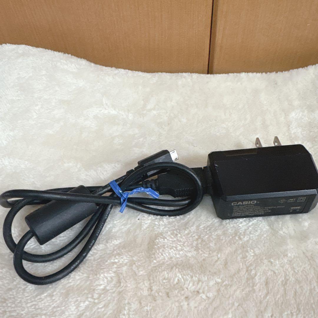 CASIO カシオ EX-ZR70 ホワイト デジタルカメラ　Wi-Fi搭載