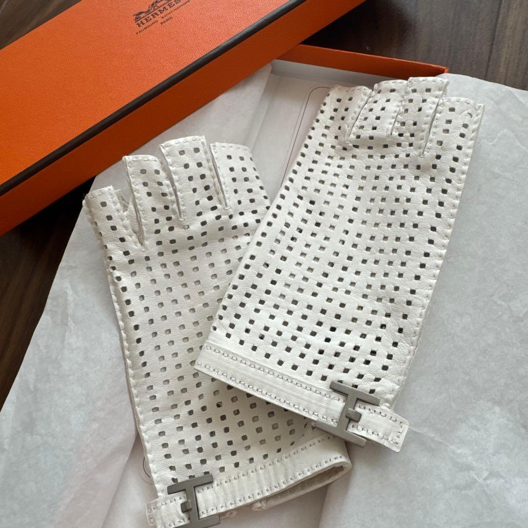 HERMES ホワイトメッシュグローブ