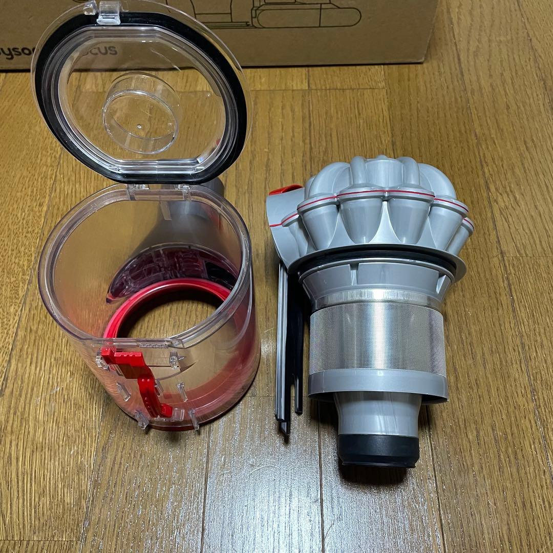 《超美品》Dyson V8 Focus Clean HH15 動作品　付属品完備