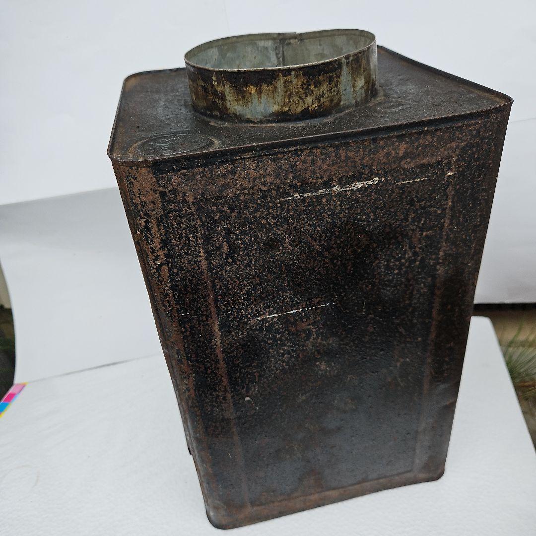 せんべい容器 黒と赤の金属製