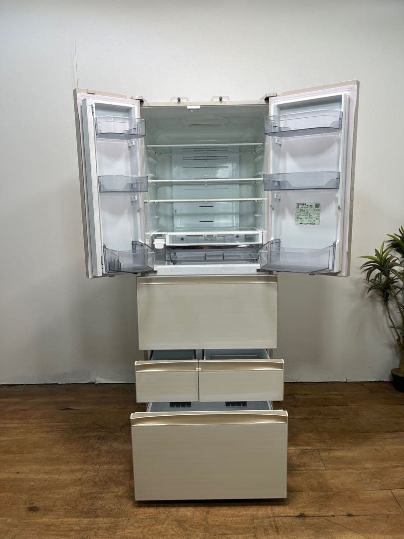 も*ら様 東芝　冷蔵庫　551l 2019年　GR-R550FZ D10164