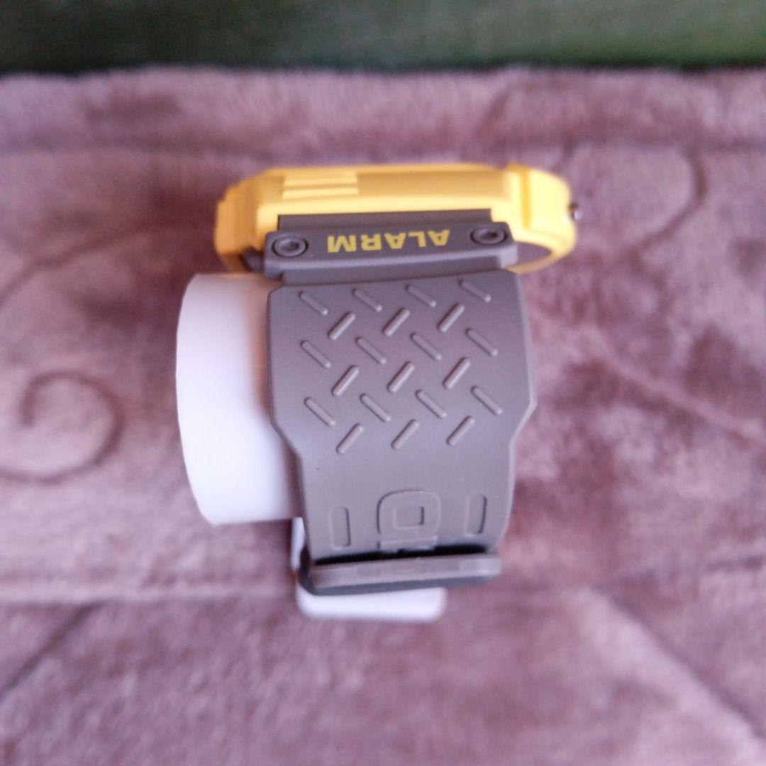 CASIO 防水デジタル腕時計 イエロー/グレー